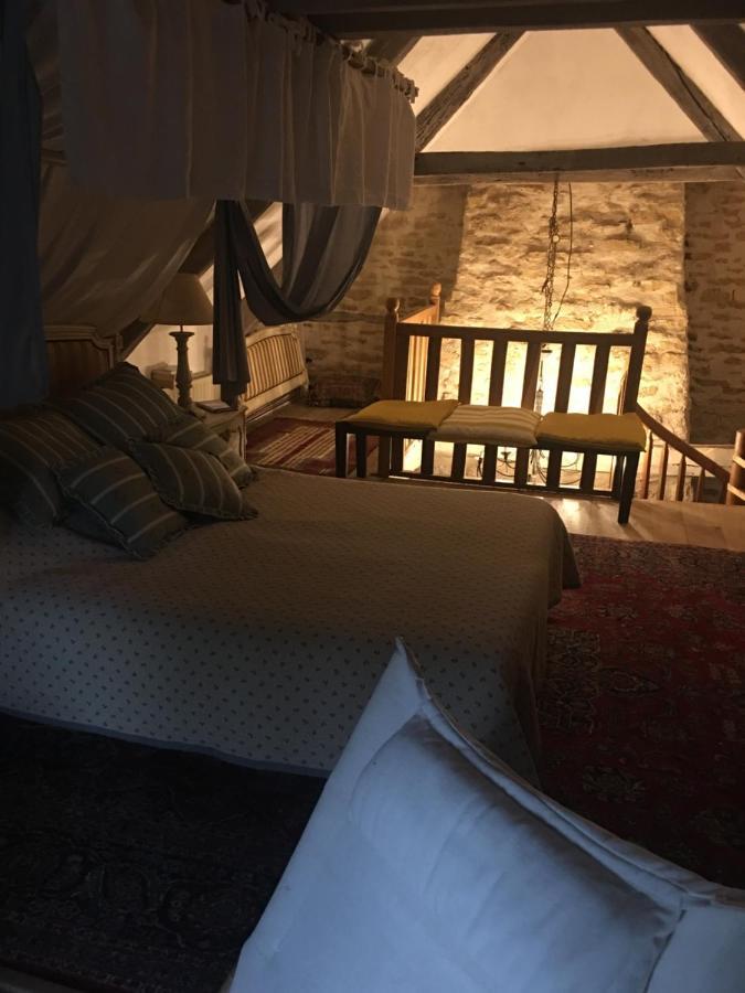 Le Moulin A Huile Bed & Breakfast Vailhourles Ngoại thất bức ảnh