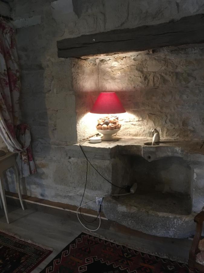 Le Moulin A Huile Bed & Breakfast Vailhourles Ngoại thất bức ảnh