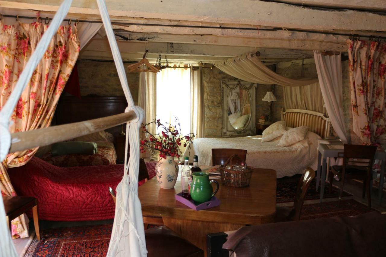 Le Moulin A Huile Bed & Breakfast Vailhourles Ngoại thất bức ảnh