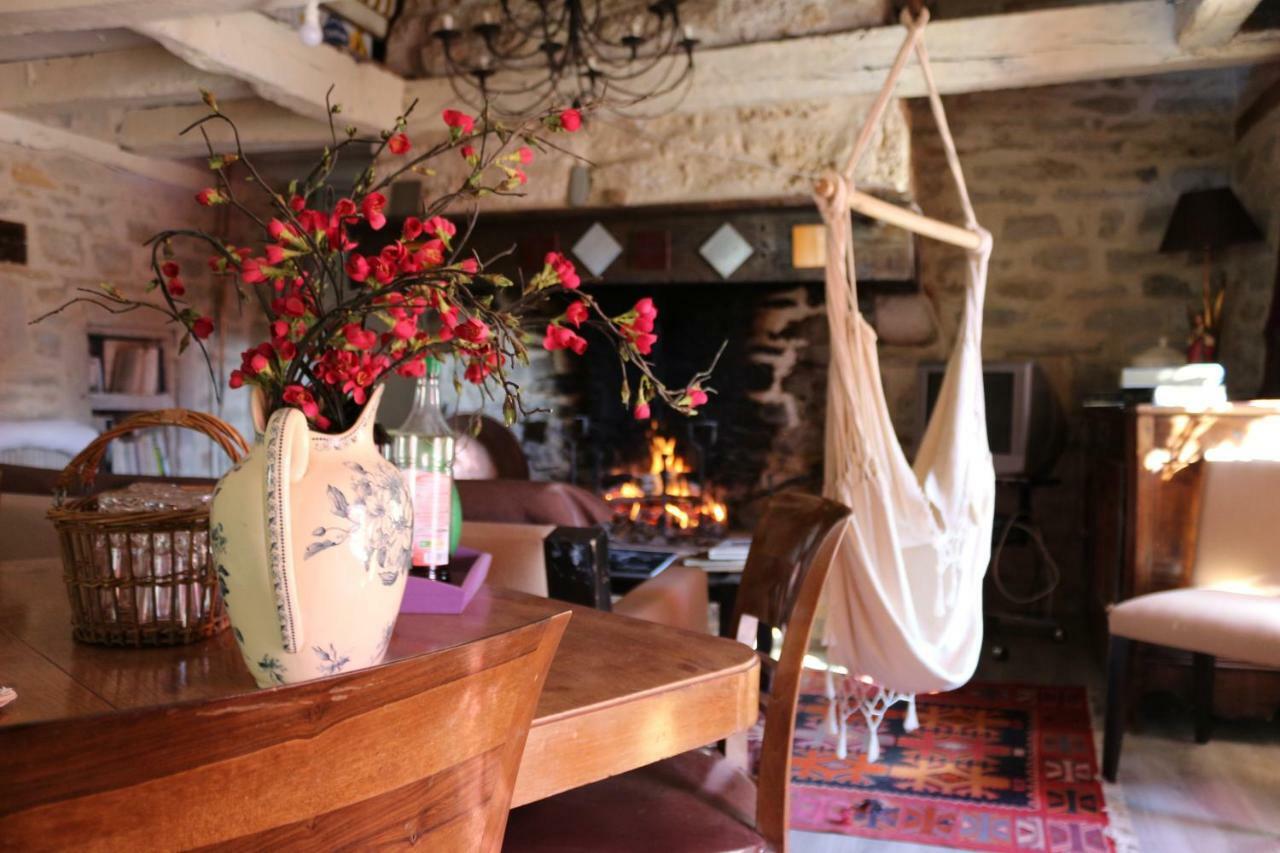 Le Moulin A Huile Bed & Breakfast Vailhourles Ngoại thất bức ảnh