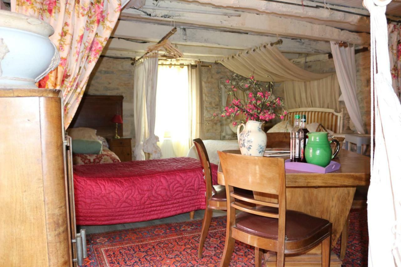 Le Moulin A Huile Bed & Breakfast Vailhourles Ngoại thất bức ảnh
