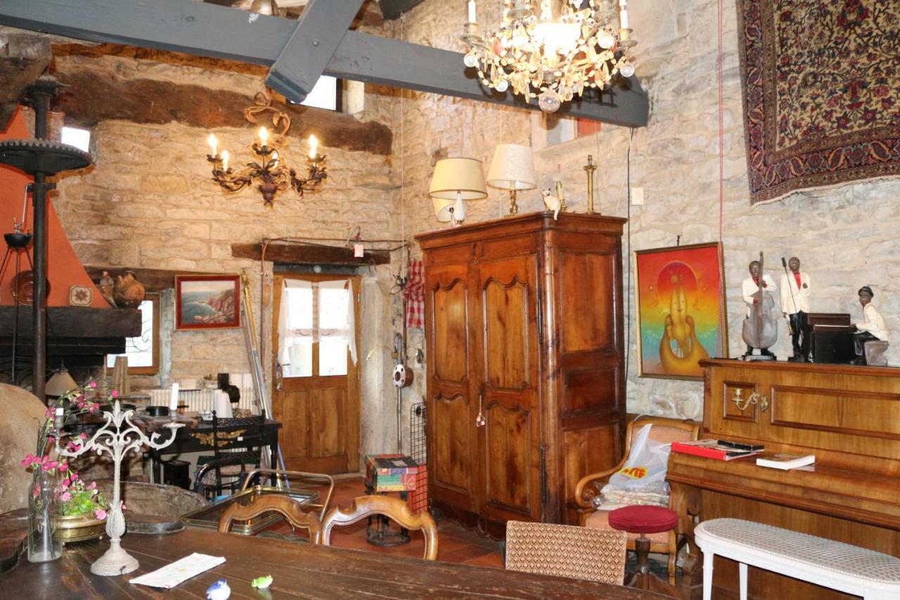 Le Moulin A Huile Bed & Breakfast Vailhourles Ngoại thất bức ảnh